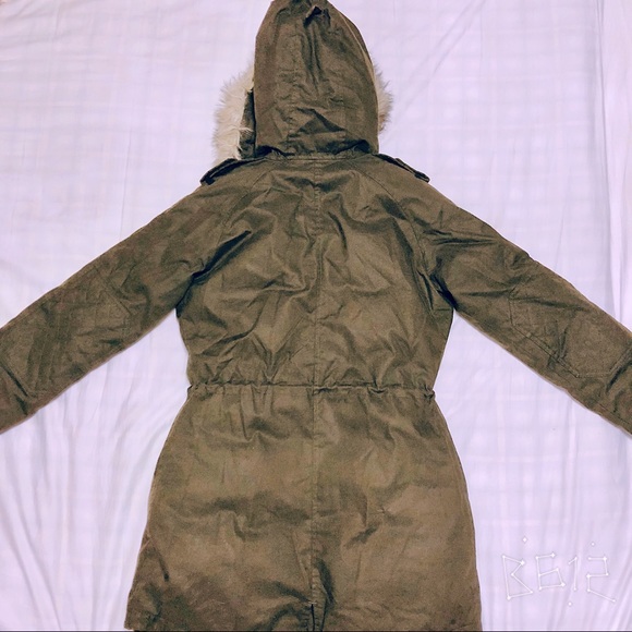 Community Aritzia Dark Green Down Like New - Picture 5 of 6